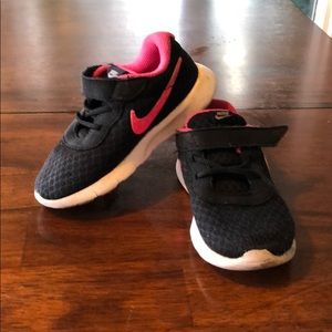 Toddler Nike shoes size 8